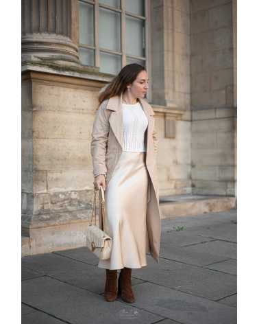 La modèle mesure 1m58 et porte un S