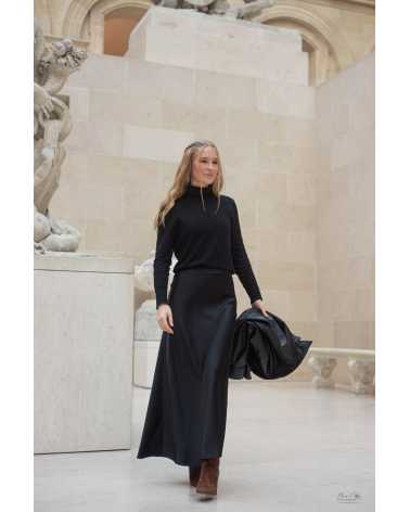 La modèle mesure 1m68 et porte un S